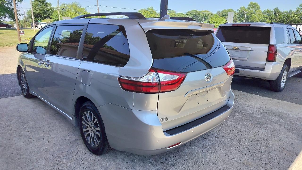 Toyota Sienna XLE Auto Access Seat FWD 7-Passenger (Natl) 2019