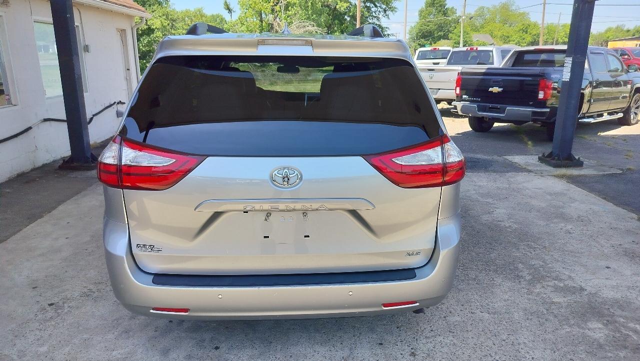 Toyota Sienna XLE Auto Access Seat FWD 7-Passenger (Natl) 2019