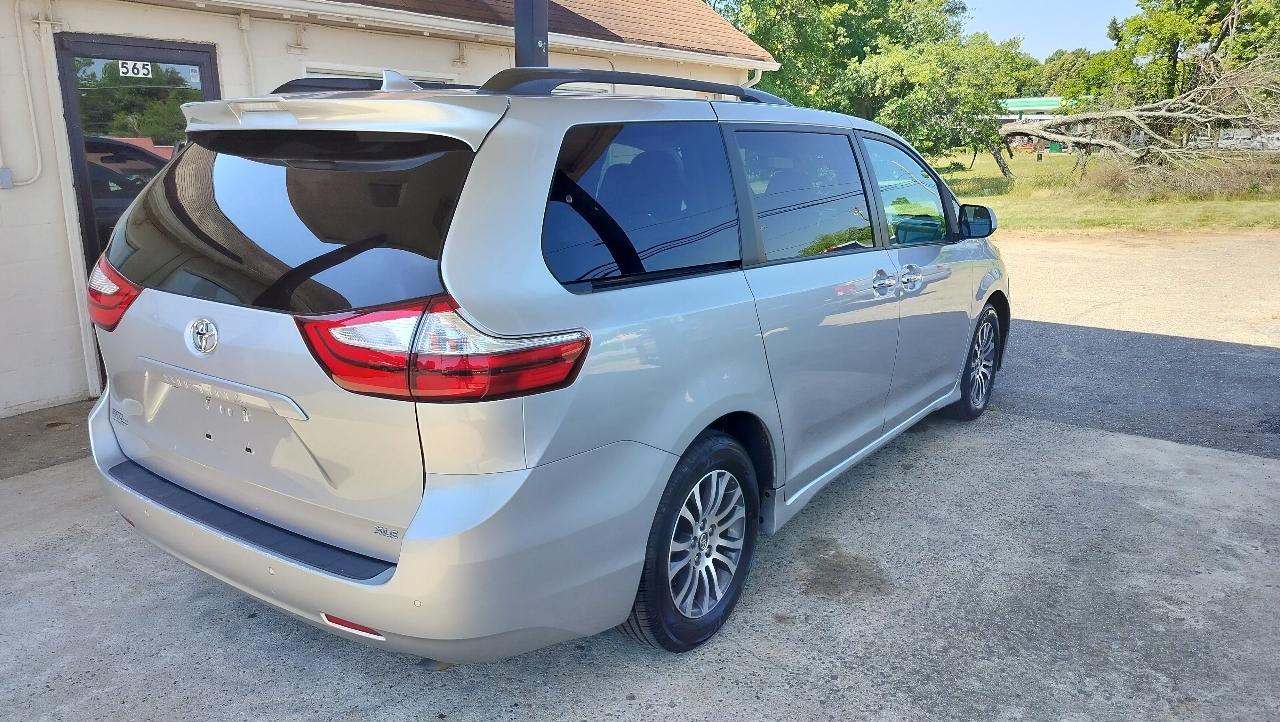 Toyota Sienna XLE Auto Access Seat FWD 7-Passenger (Natl) 2019