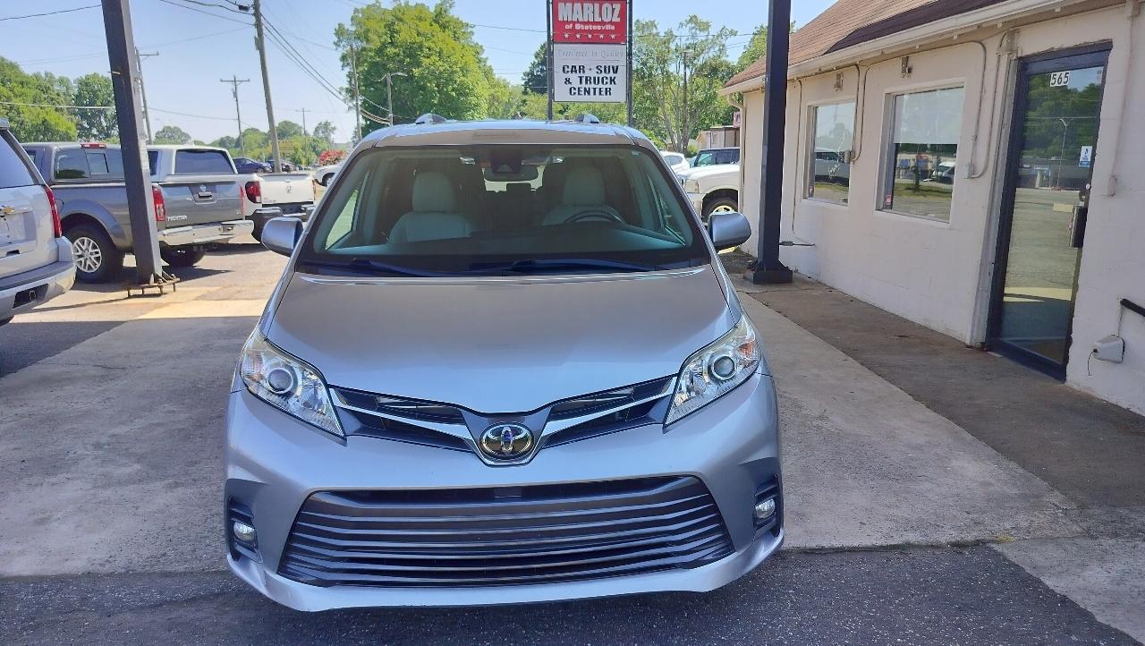 Toyota Sienna XLE Auto Access Seat FWD 7-Passenger (Natl) 2019