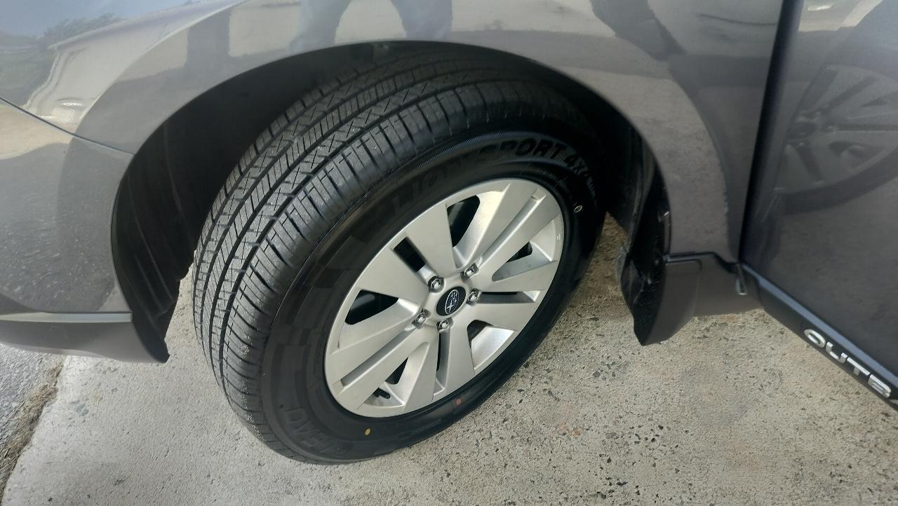 Subaru Outback 4dr Wgn 2.5i Premium 2015