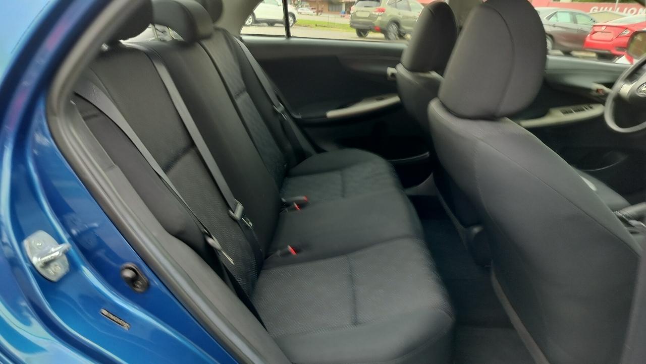 Toyota Corolla 4dr Sdn Auto S (Natl) 2010