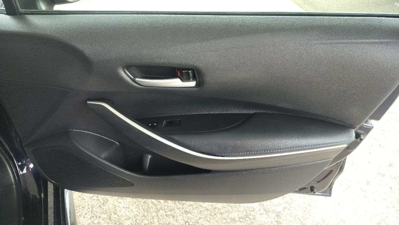 Toyota Corolla SE CVT (Natl) 2021