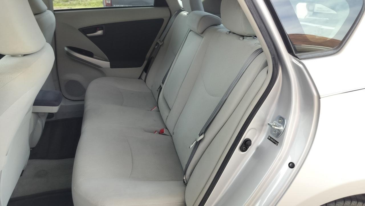 Toyota Prius 5dr HB II (Natl) 2011