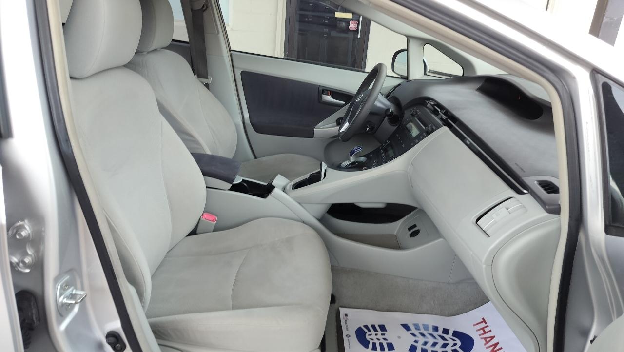 Toyota Prius 5dr HB II (Natl) 2011
