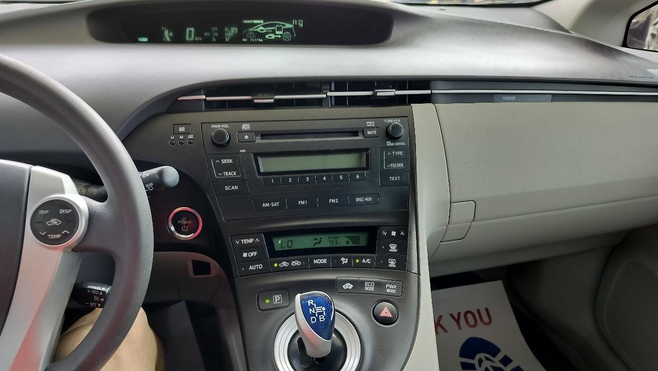 Toyota Prius 5dr HB II (Natl) 2011