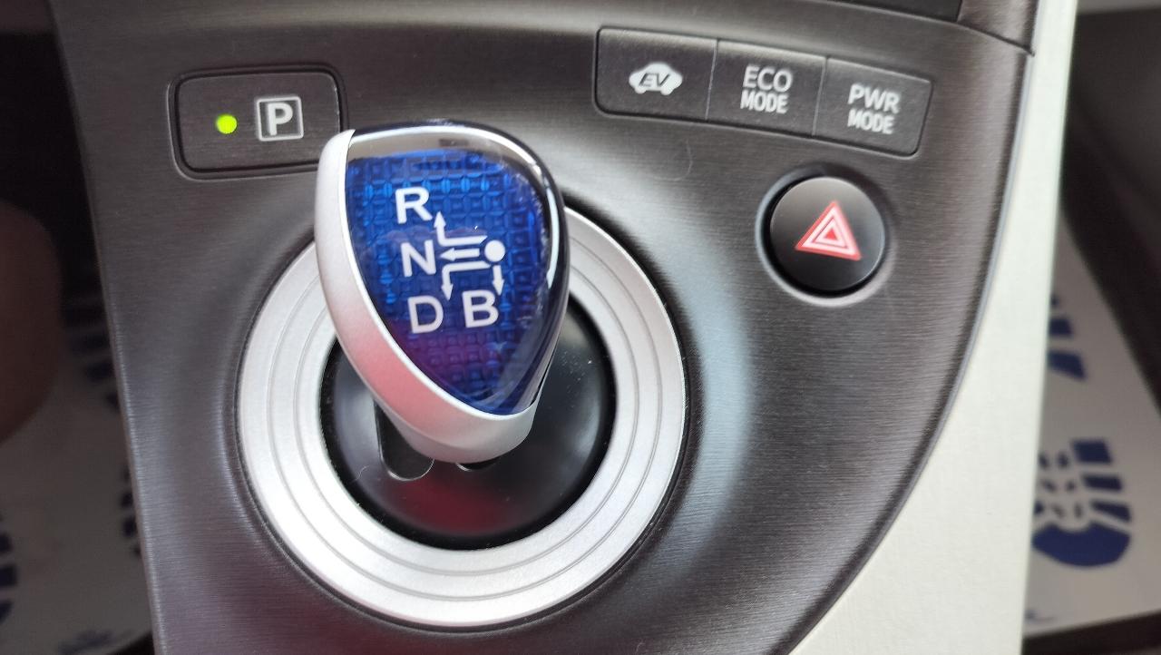 Toyota Prius 5dr HB II (Natl) 2011