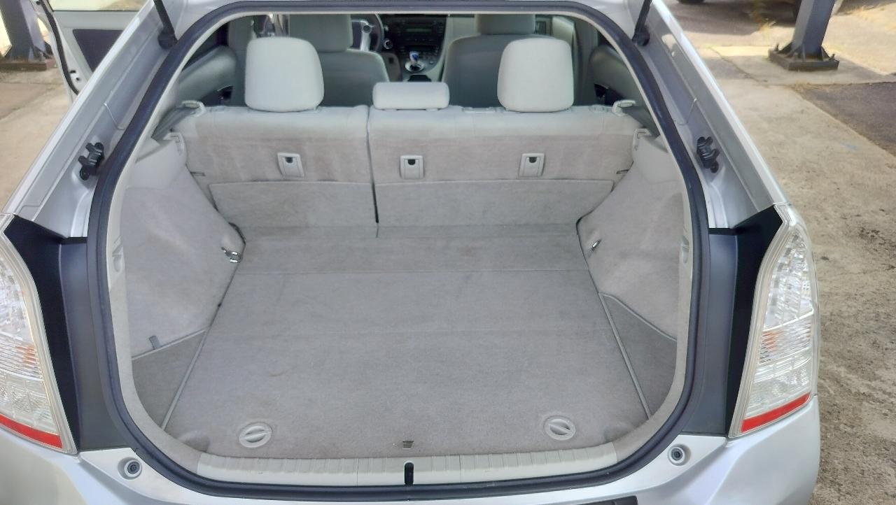 Toyota Prius 5dr HB II (Natl) 2011