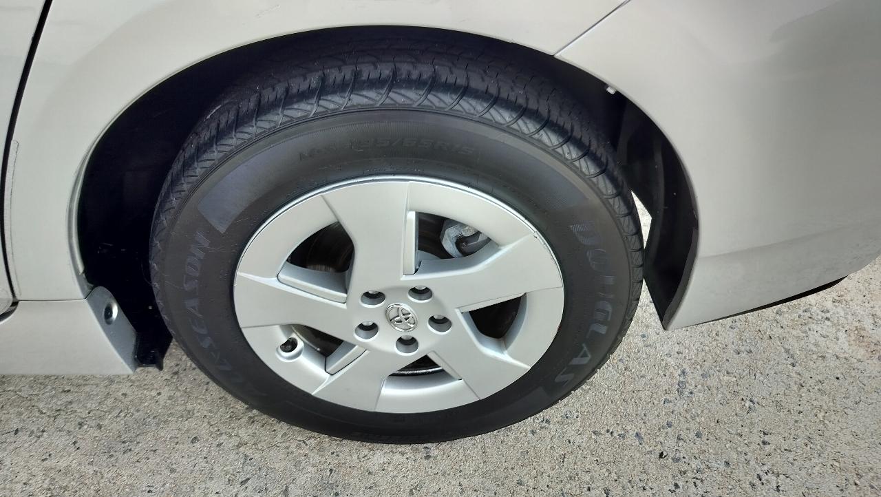 Toyota Prius 5dr HB II (Natl) 2011