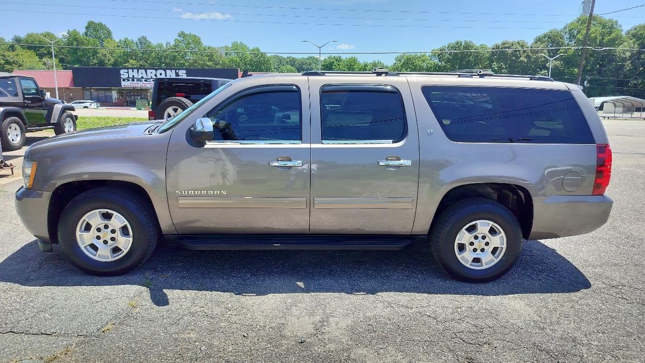 Chevrolet Suburban 2WD 4dr LT 2014