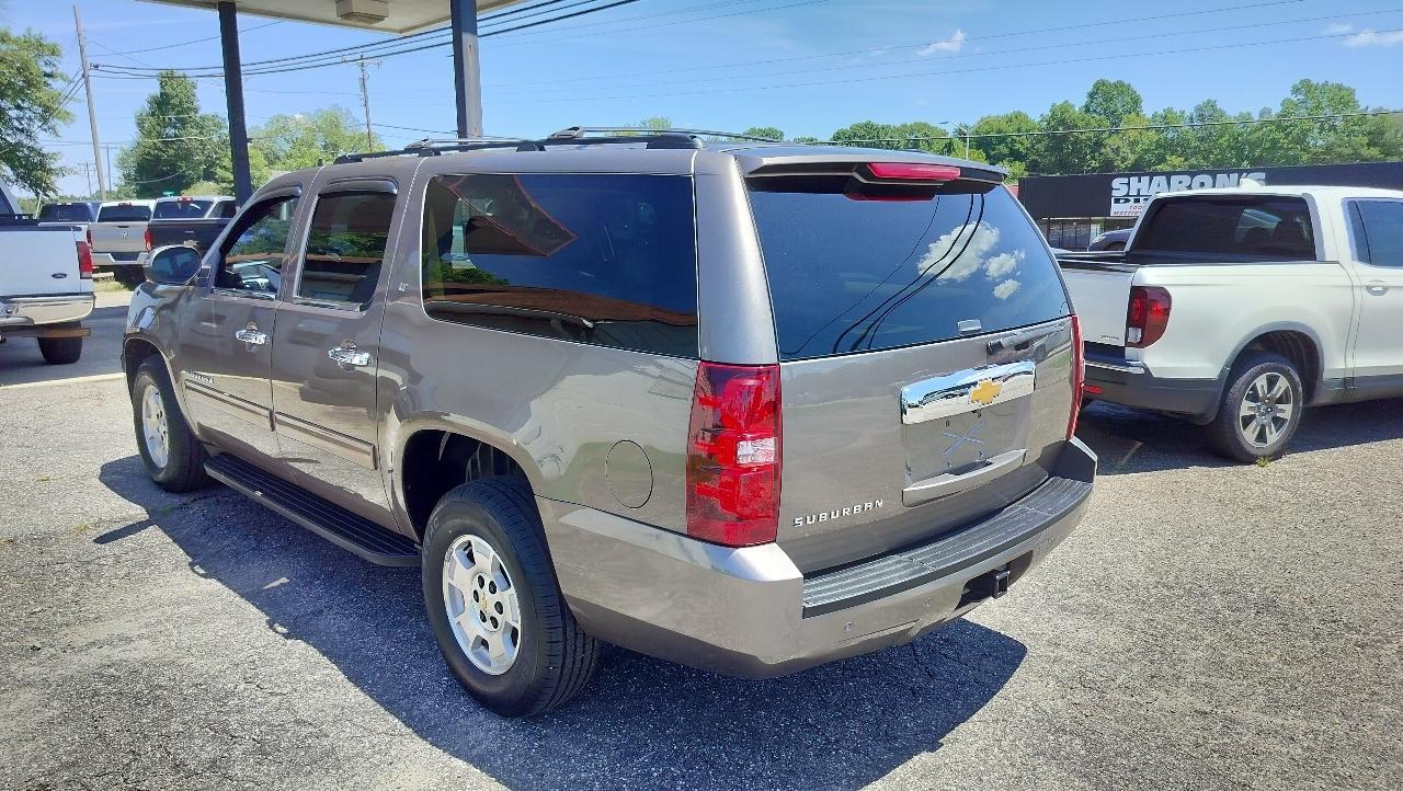Chevrolet Suburban 2WD 4dr LT 2014