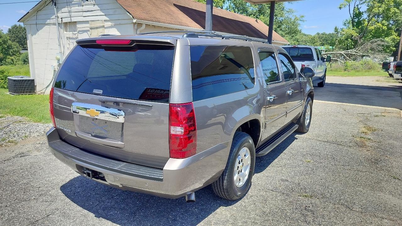 Chevrolet Suburban 2WD 4dr LT 2014
