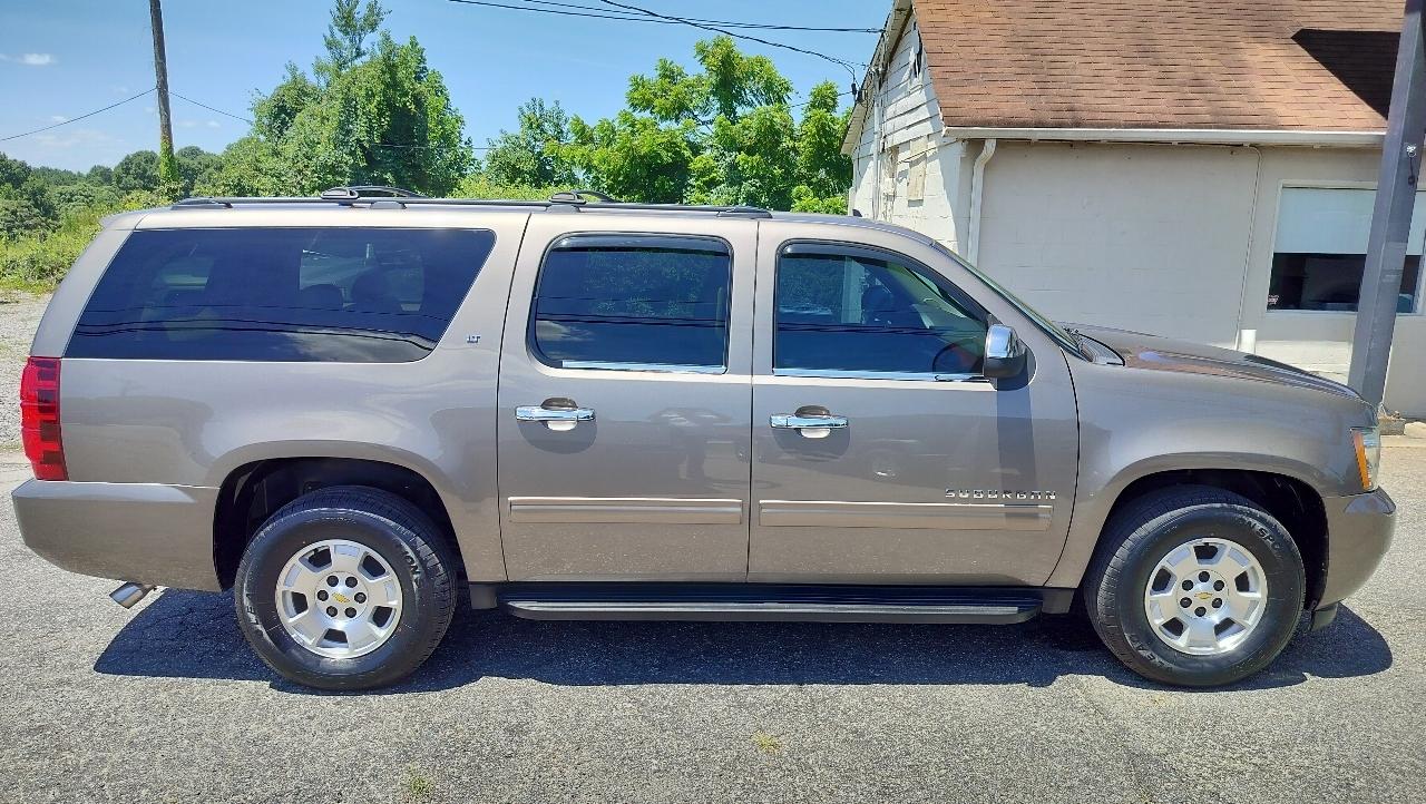 Chevrolet Suburban 2WD 4dr LT 2014