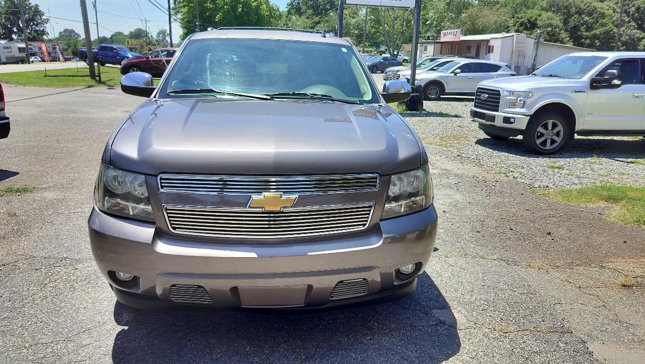 Chevrolet Suburban 2WD 4dr LT 2014