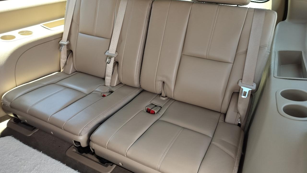 Chevrolet Suburban 2WD 4dr LT 2014