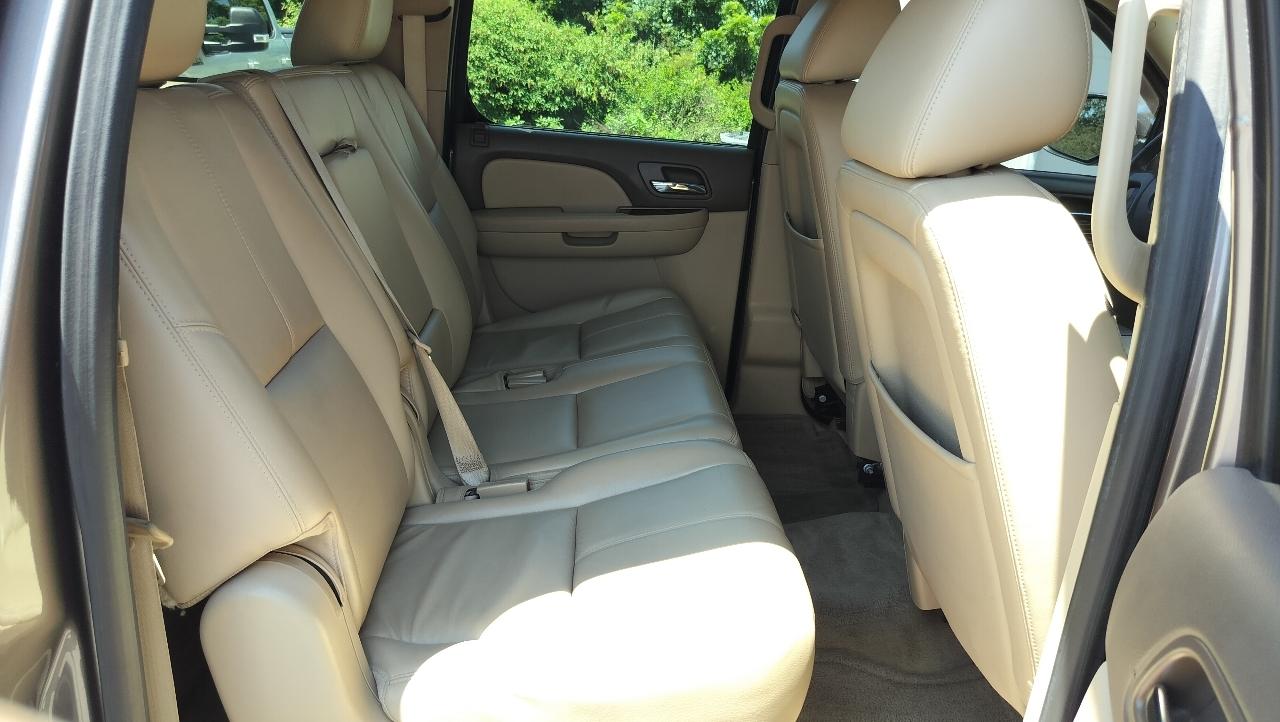 Chevrolet Suburban 2WD 4dr LT 2014
