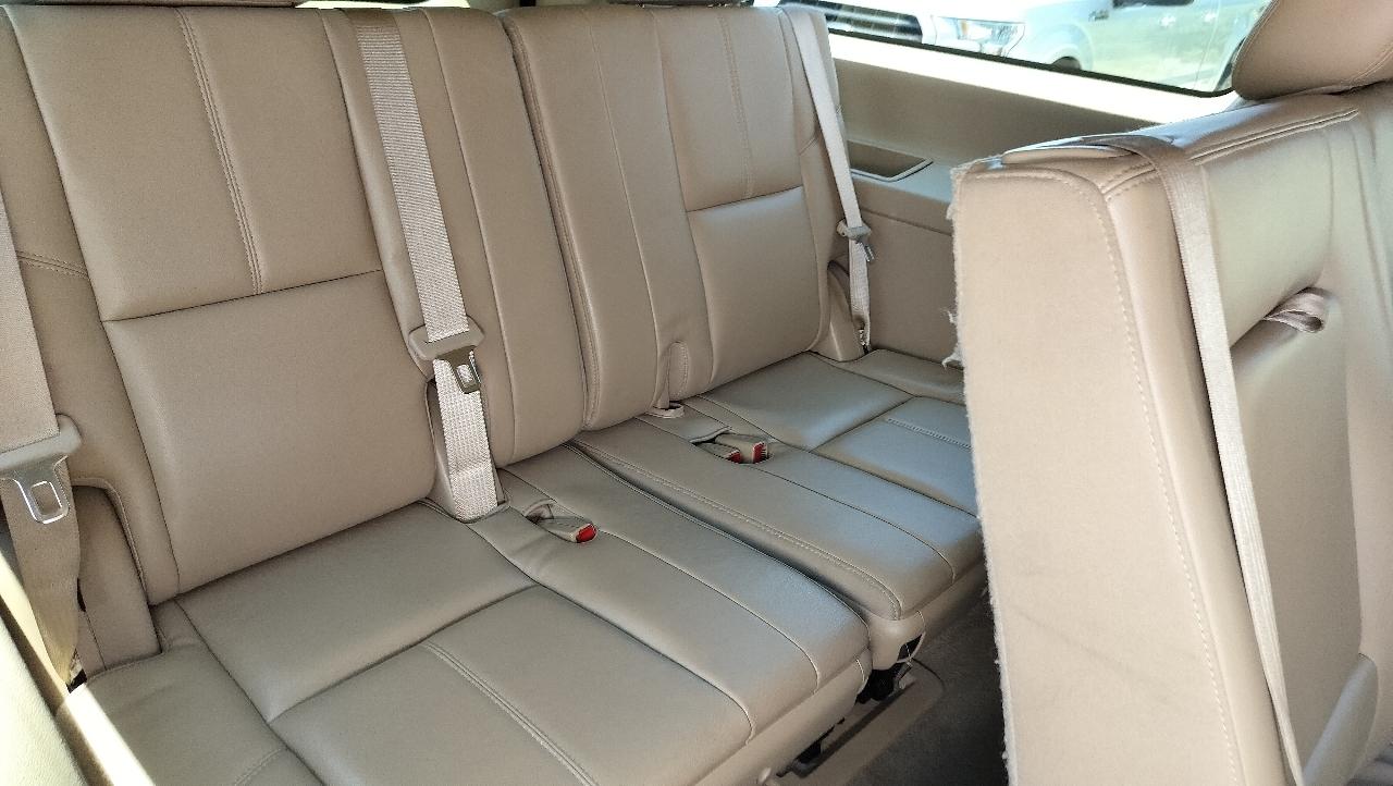 Chevrolet Suburban 2WD 4dr LT 2014