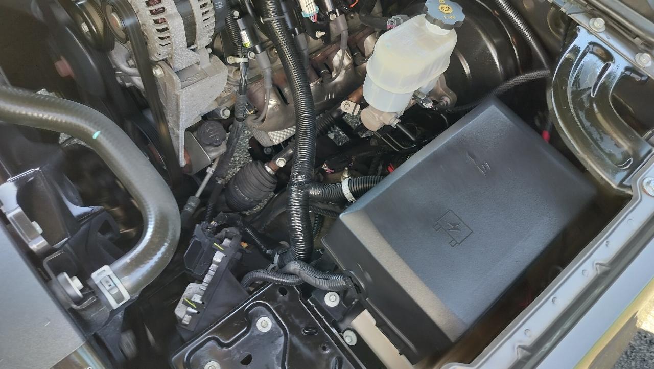 Chevrolet Suburban 2WD 4dr LT 2014