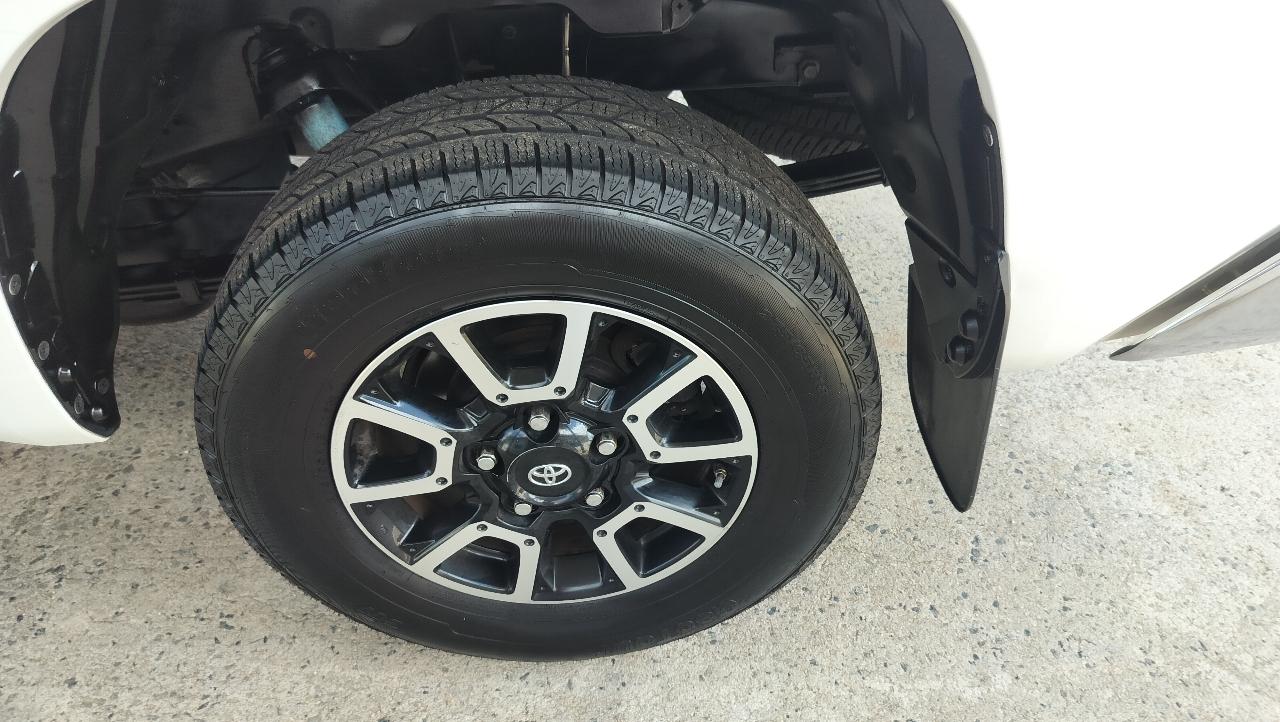 Toyota Tundra 2WD Truck Double Cab 4.6L V8 6-Spd AT SR5 (Natl) 2014