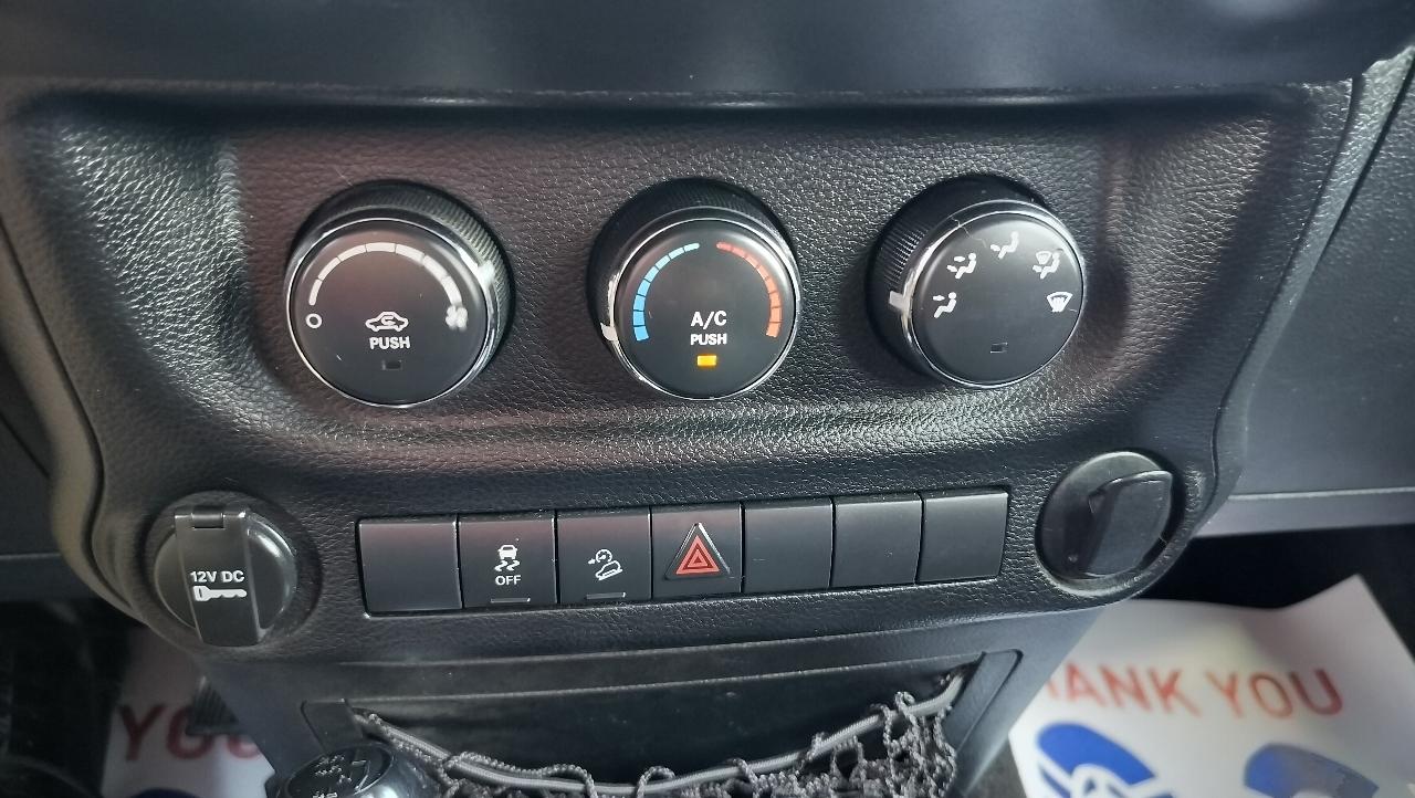 Jeep Wrangler Unlimited 4WD 4dr Sport 2013