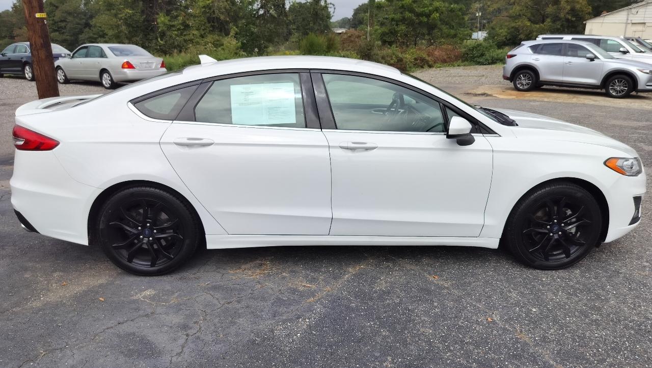 Ford Fusion SE FWD 2020