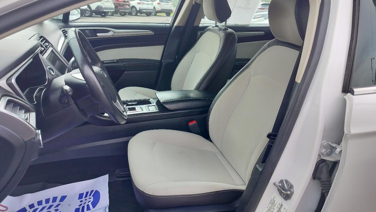 Ford Fusion SE FWD 2020