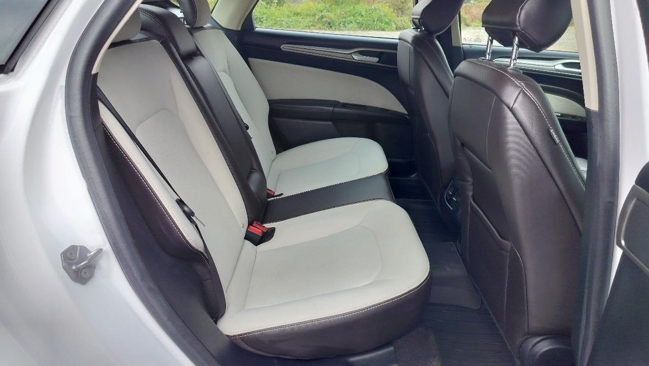Ford Fusion SE FWD 2020