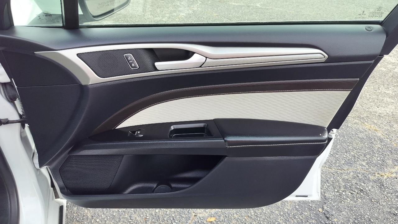Ford Fusion SE FWD 2020