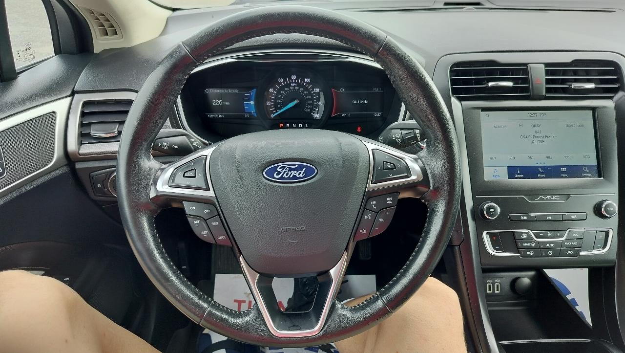 Ford Fusion SE FWD 2020