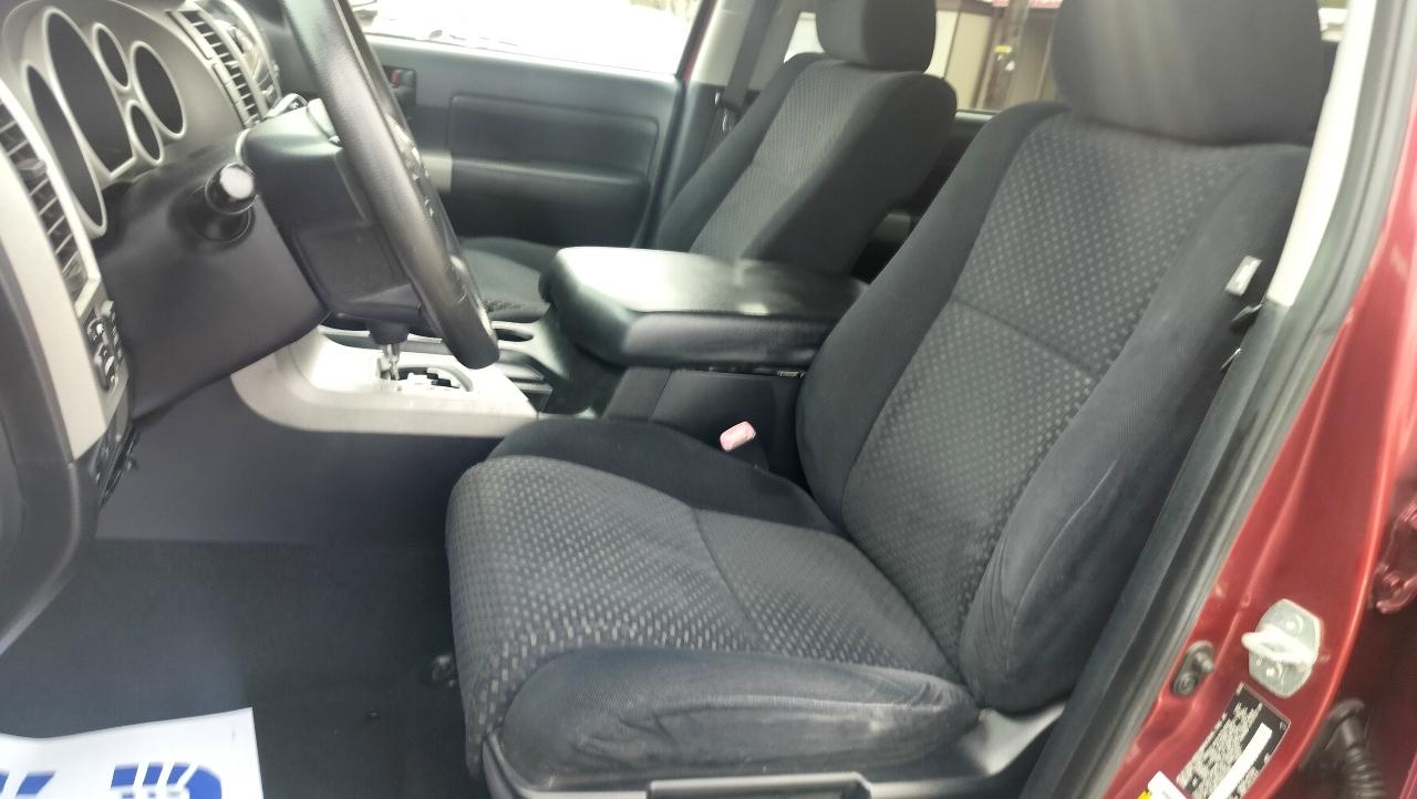 Toyota Tundra 4WD Truck CrewMax 5.7L FFV V8 6-Spd AT (Natl) 2010