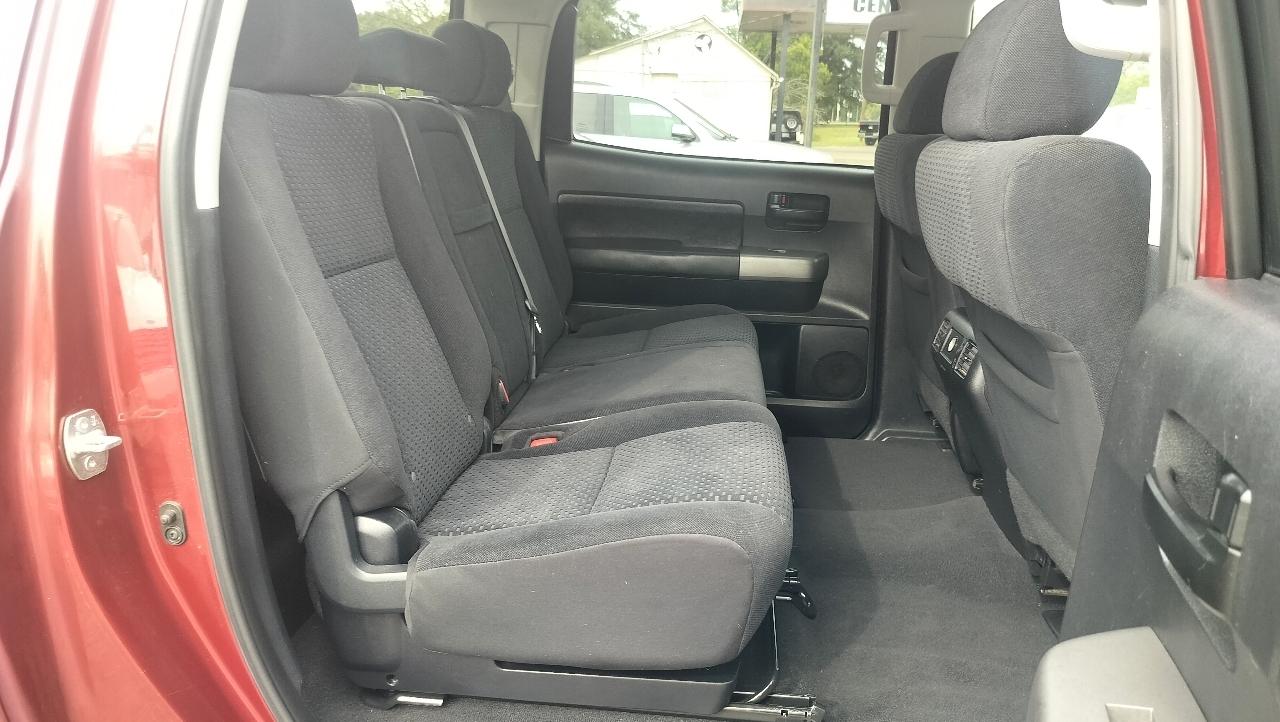 Toyota Tundra 4WD Truck CrewMax 5.7L FFV V8 6-Spd AT (Natl) 2010