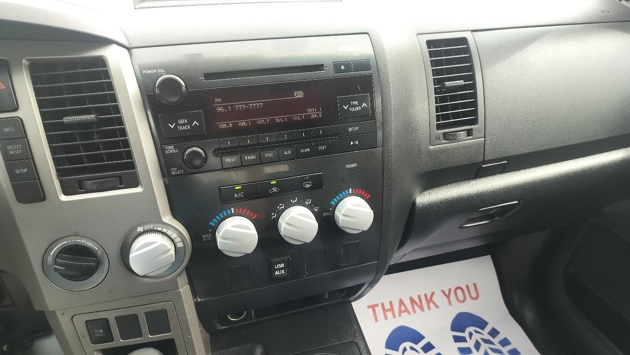 Toyota Tundra 4WD Truck CrewMax 5.7L FFV V8 6-Spd AT (Natl) 2010