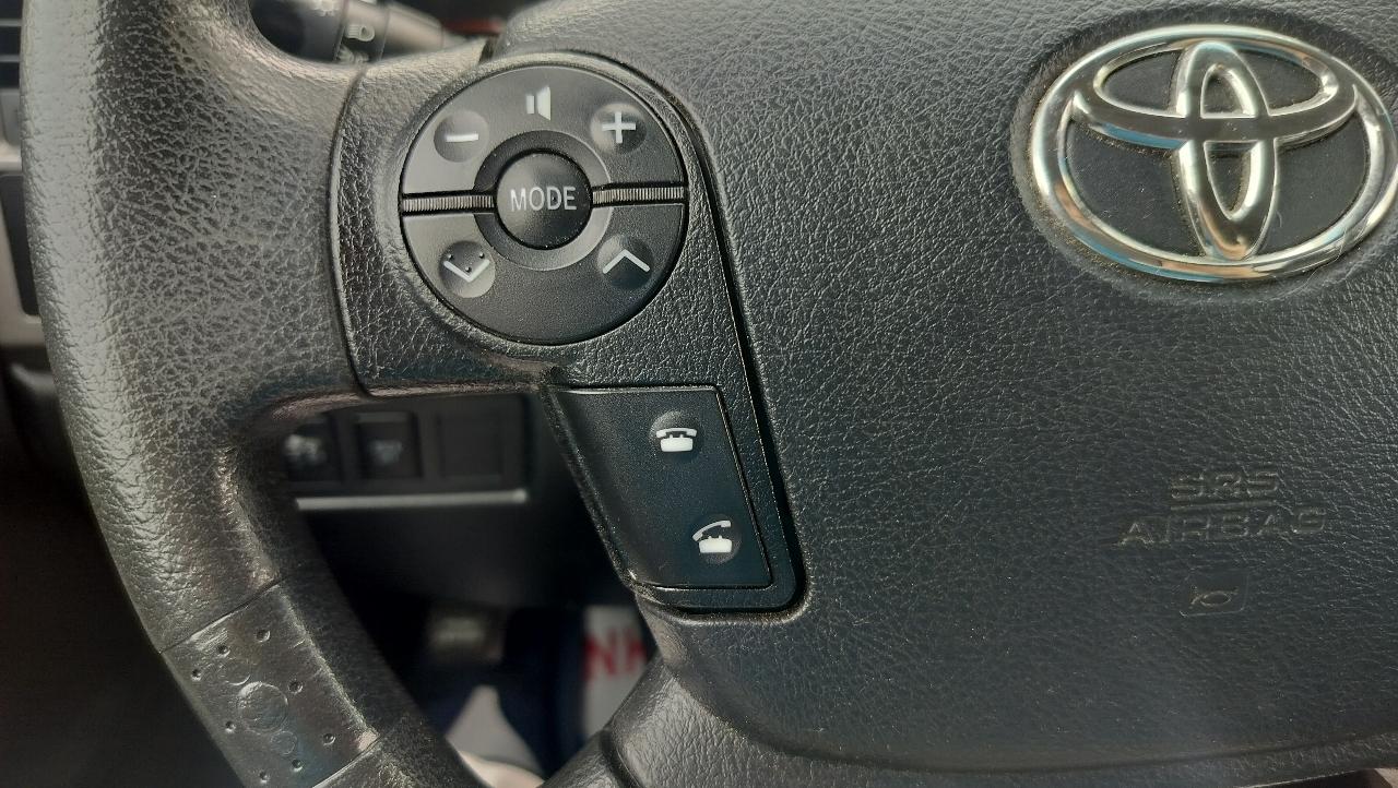Toyota Tundra 4WD Truck CrewMax 5.7L FFV V8 6-Spd AT (Natl) 2010