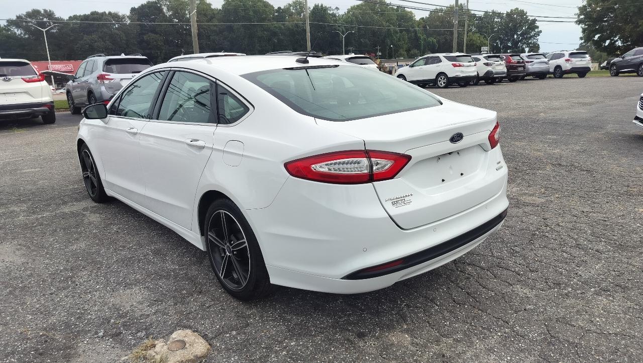 Ford Fusion 4dr Sdn SE FWD 2014