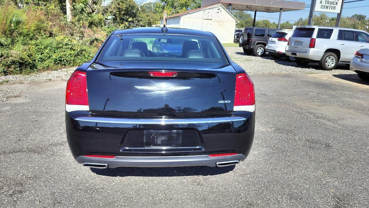 Chrysler 300 Limited RWD 2018