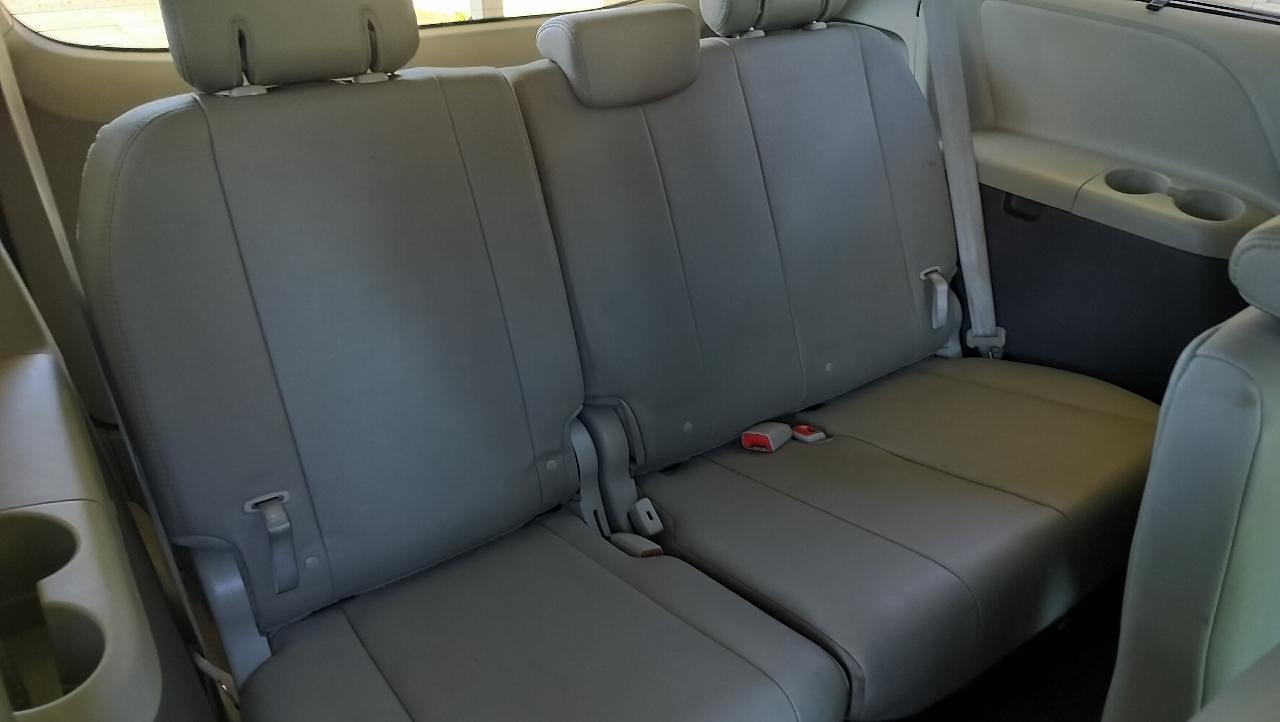 Toyota Sienna XLE Auto Access Seat FWD 7-Passenger (Natl) 2017