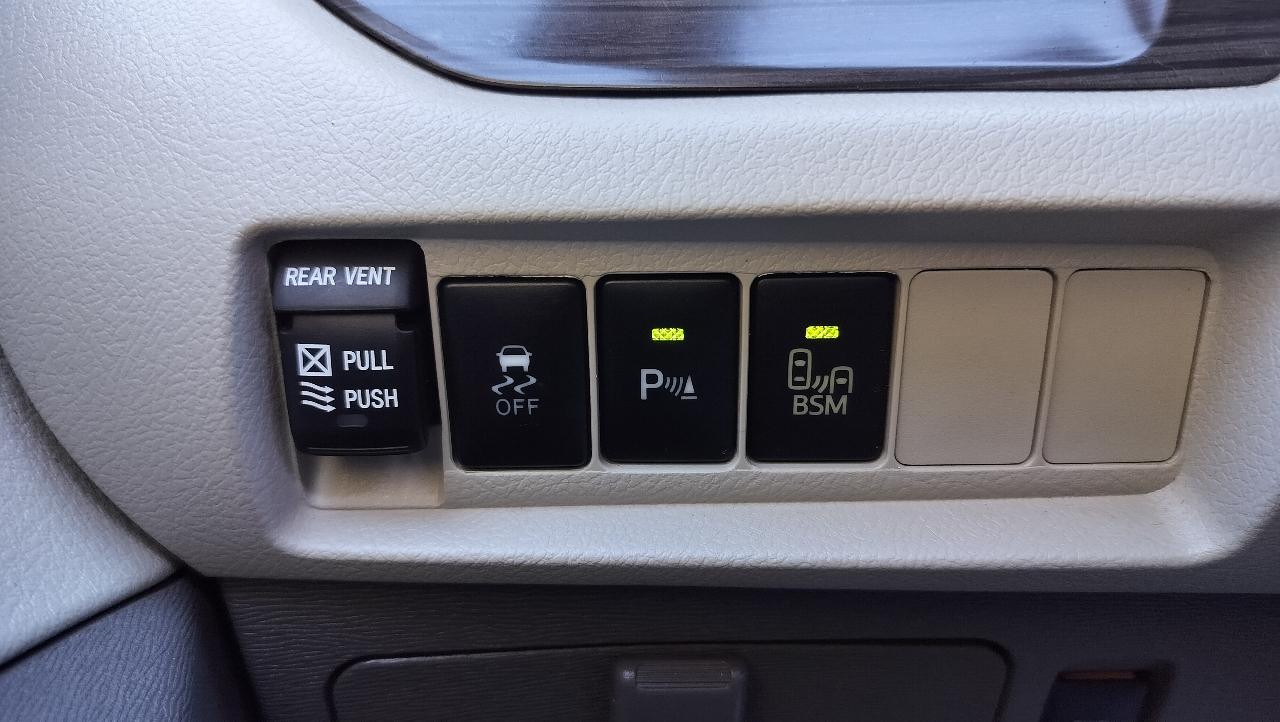 Toyota Sienna XLE Auto Access Seat FWD 7-Passenger (Natl) 2017