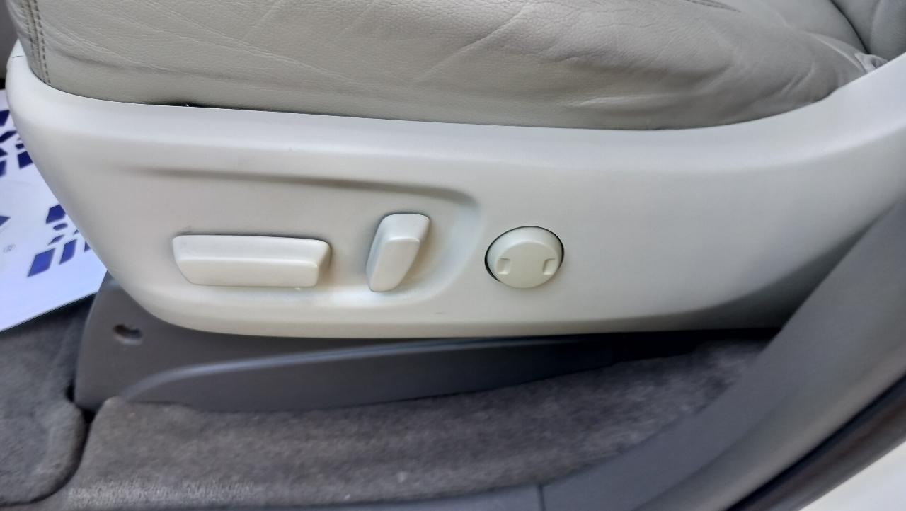 Toyota Sienna XLE Auto Access Seat FWD 7-Passenger (Natl) 2017