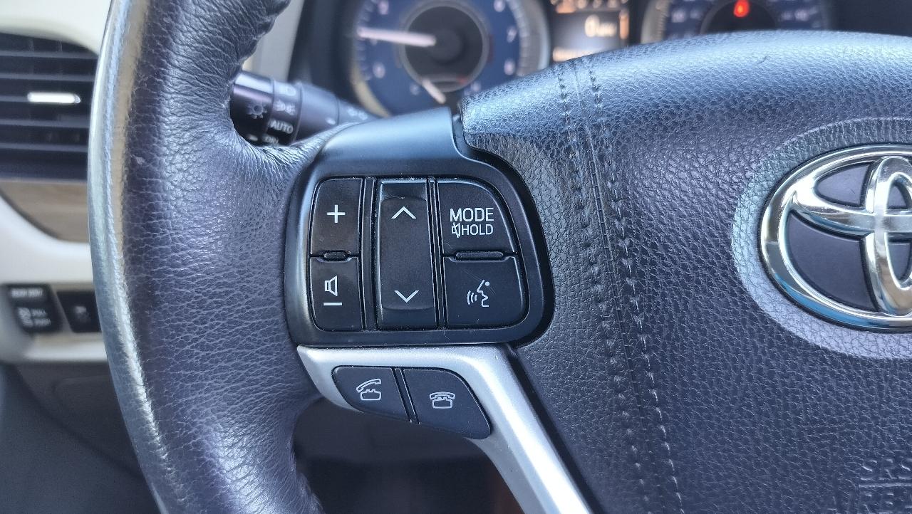 Toyota Sienna XLE Auto Access Seat FWD 7-Passenger (Natl) 2017