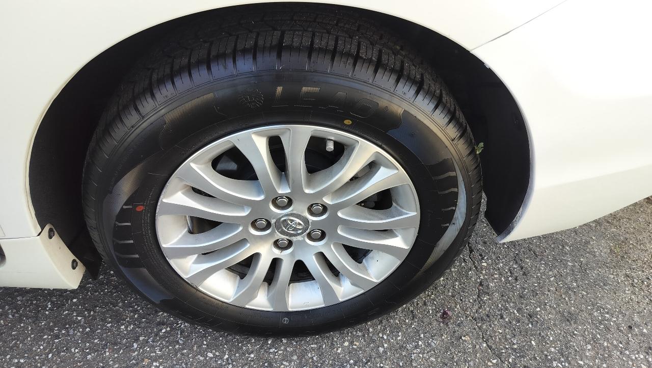 Toyota Sienna XLE Auto Access Seat FWD 7-Passenger (Natl) 2017