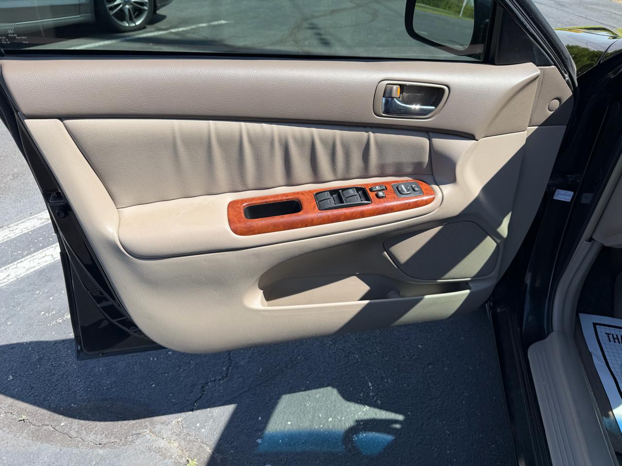 Toyota Camry 4dr Sdn XLE Auto (Natl) 2003