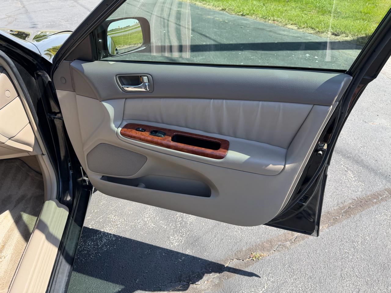 Toyota Camry 4dr Sdn XLE Auto (Natl) 2003