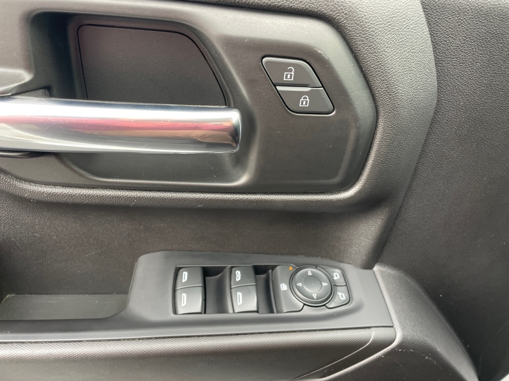 Chevrolet Silverado 1500 4WD Crew Cab 147" Custom Trail Boss 2021