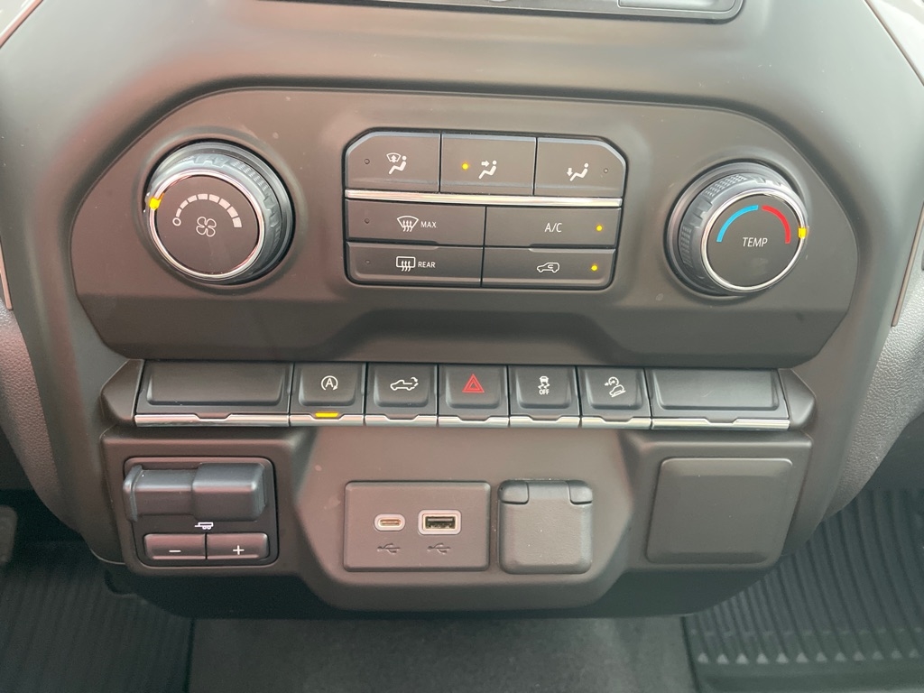 Chevrolet Silverado 1500 4WD Crew Cab 147" Custom Trail Boss 2021