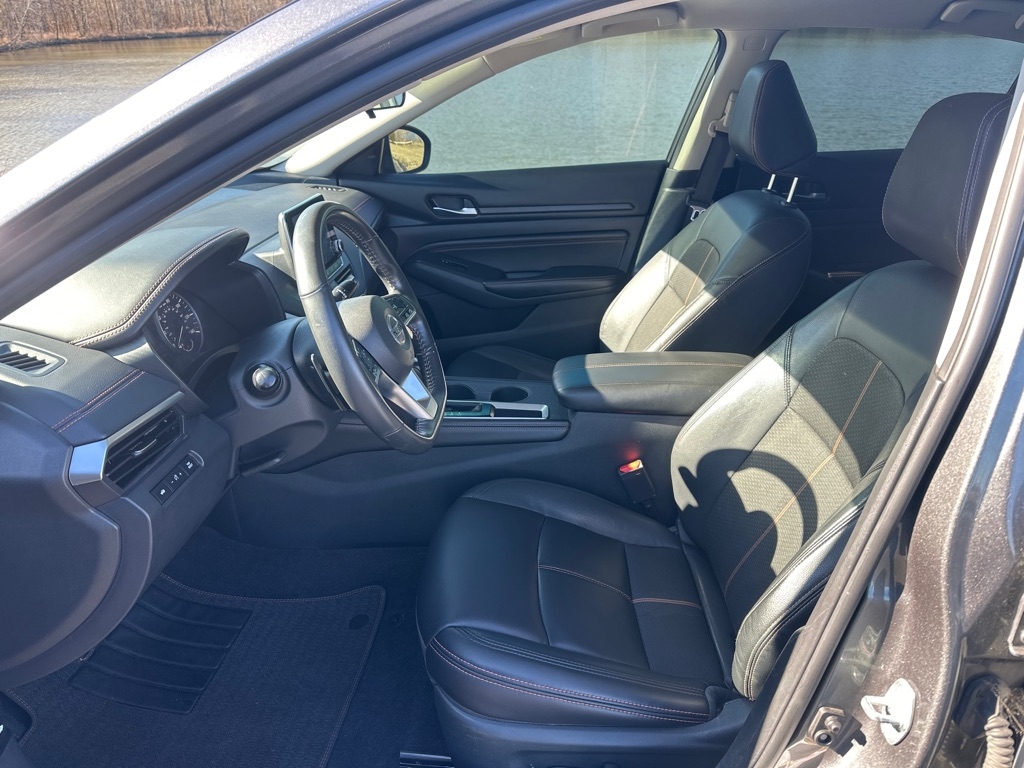 Nissan Altima 2.5 SR Sedan 2022