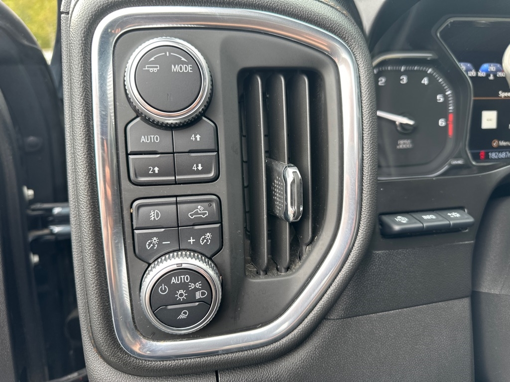 GMC Sierra 1500 4WD Crew Cab 147" AT4 2020 GMC Sierra 1500 4WD Crew Cab 147" AT4 2020