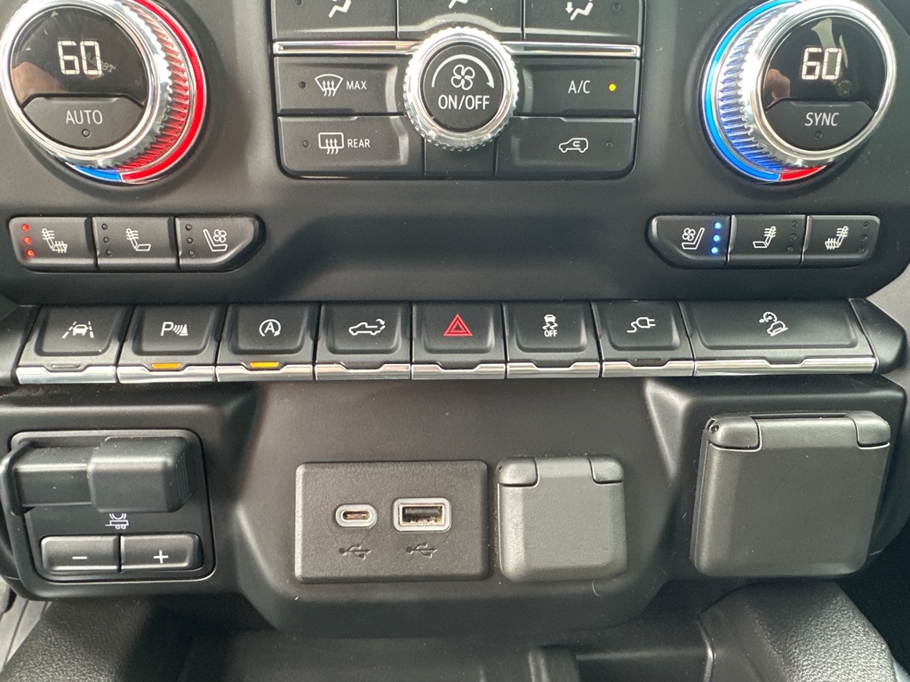 GMC Sierra 1500 4WD Crew Cab 147" AT4 2020 GMC Sierra 1500 4WD Crew Cab 147" AT4 2020