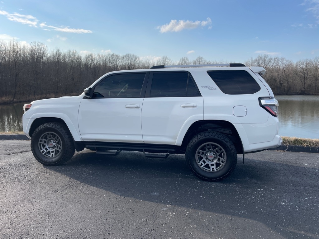Toyota 4Runner TRD Off-road 4WD 2018