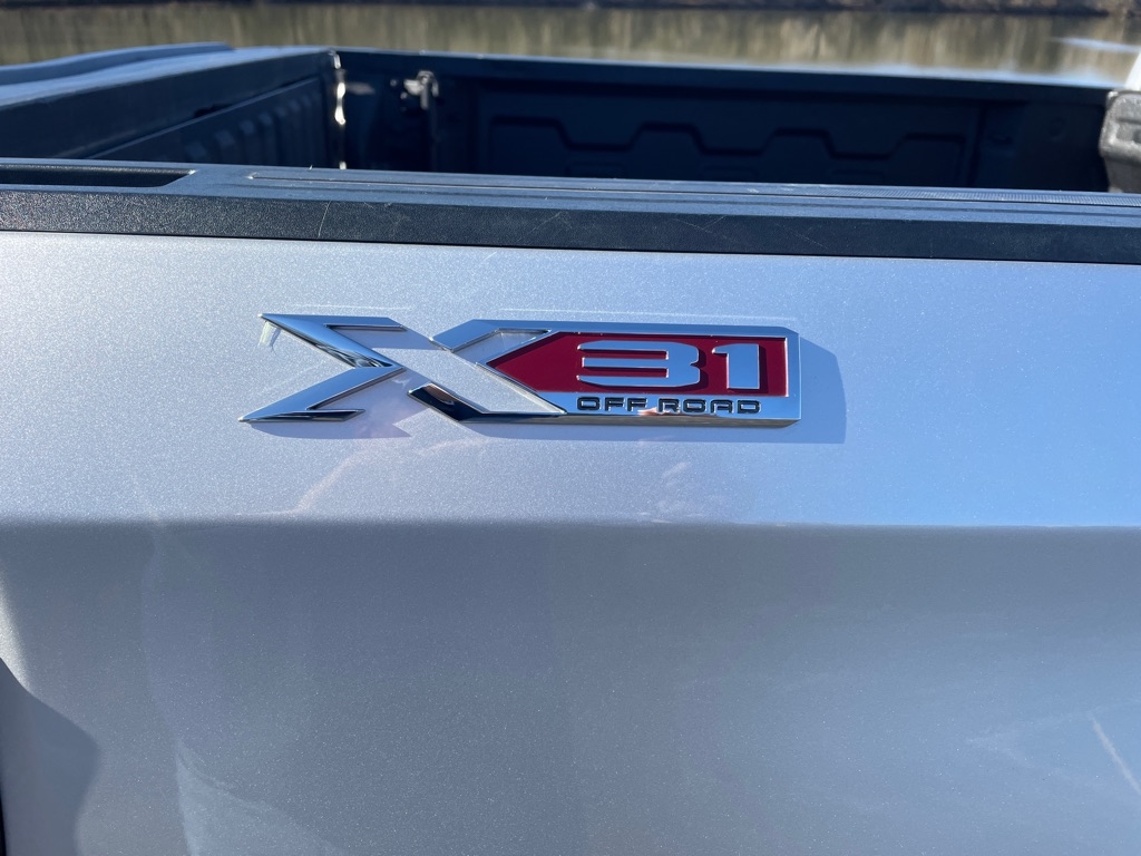 GMC Sierra 1500 4WD Crew Cab 147" SLT 2021