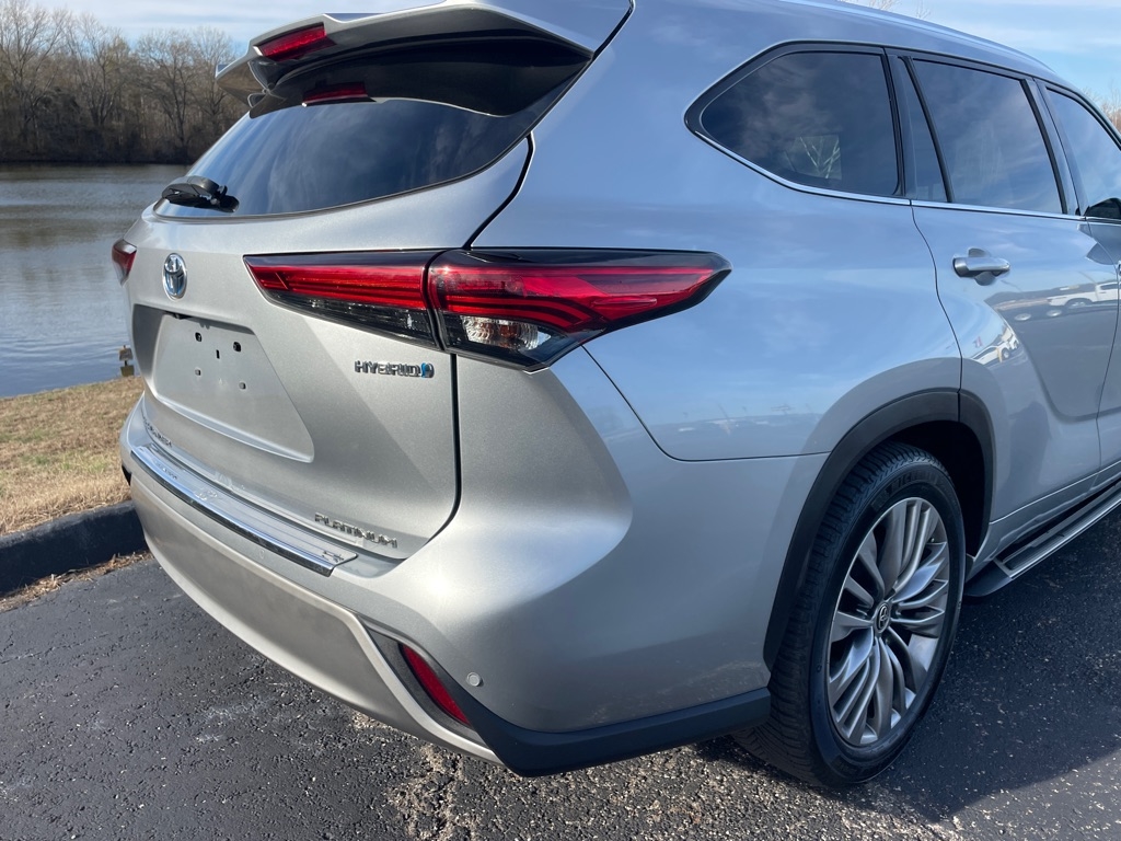 Toyota Highlander Hybrid Platinum FWD (Natl) 2021